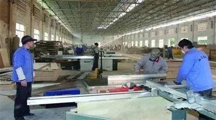 新房家具请木工打好呢,还是工厂定制的好?